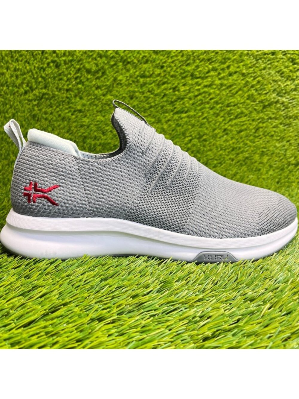 Kuru Atom Slip-On Mens Size 9.5 Gray White‎ Athletic Walking Shoes Sneakers
